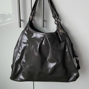 💛COACH💛gorgeous grey patent leather handbag